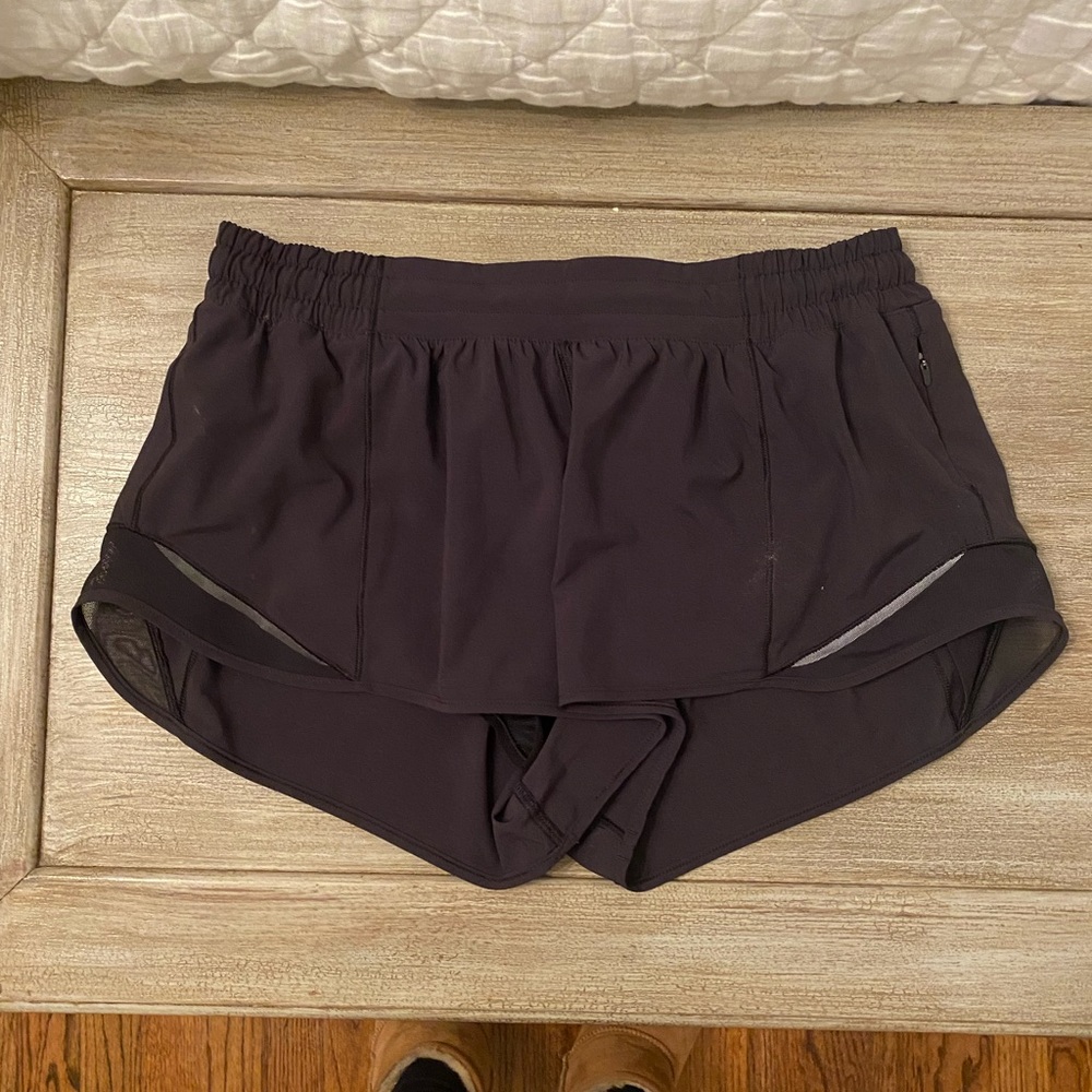 Lululemon Hotty Hot Shorts 2.5 Inch (Great Condition)